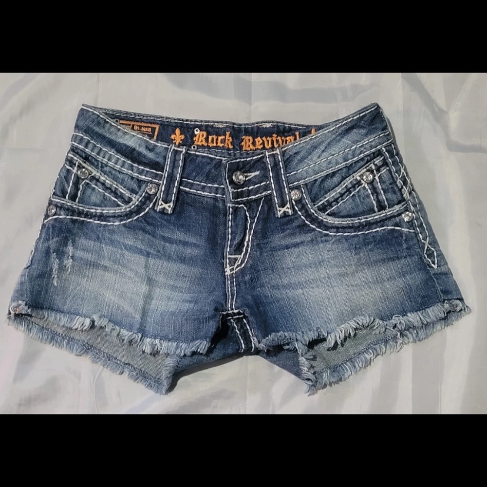 Rock Revival Scarlet shorts size 25